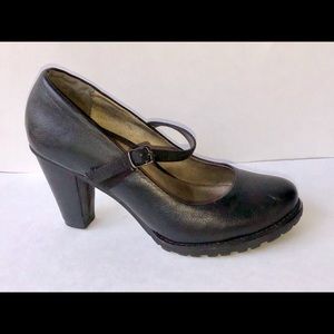 Kenneth Cole Black Leather Mary Jane Pump Sz 6